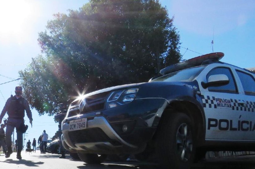 Homem é preso em Cuiabá após bater e ameaçar esposa grávida de 8 meses