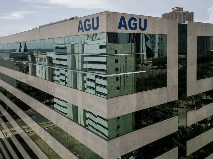 AGU pede suspensão imediata do afastamento de diretor-geral da PF