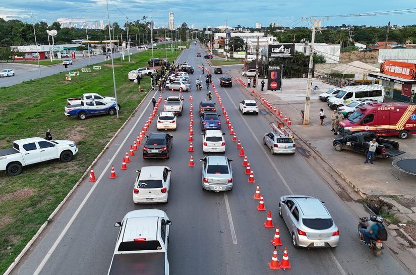Motorista foragido por roubo é preso durante Operação Lei Seca em Várzea Grande