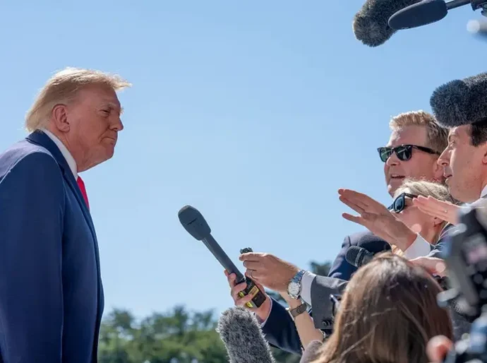 Trump diz que está acompanhando as eleições presidenciais no Brasil 'muito de perto'