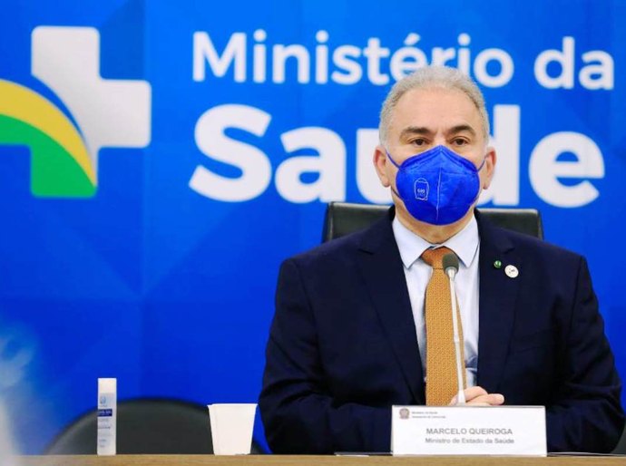 Queiroga critica estados por aplicar vacinas em jovens sem autorização da Anvisa