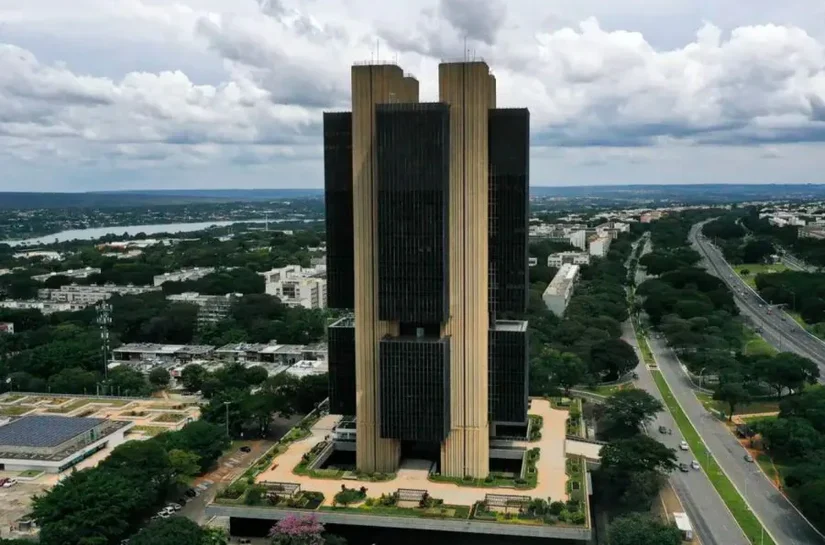Banco Central eleva Selic para 15% ao ano, maior patamar desde 2006