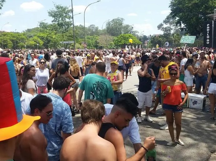 Pelo menos 129 blocos de rua cancelam participação no carnaval de SP