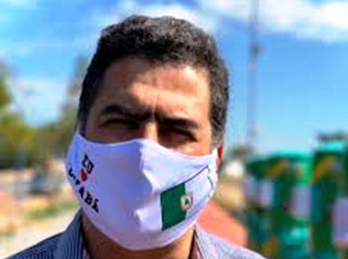 Justiça de MT bloqueia bens de Emanuel Pinheiro por ter ofertado esmeraldas falsas e perdido ação