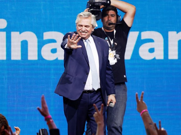 Virada eleitoral inesperada na Argentina mantém peronismo vivo, apesar do avanço da oposição