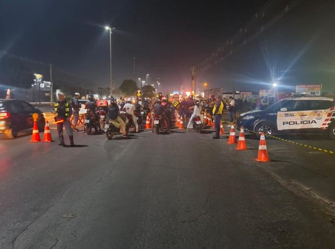 Duas pessoas são presas e mais de 60 motocicletas foram removidas durante Operação Lei Seca
