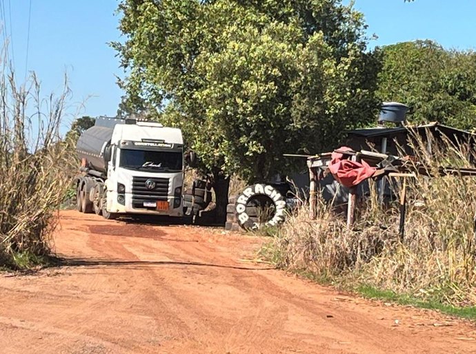 Polícia prende dupla por comércio ilegal de combustível em Rosário Oeste, MT