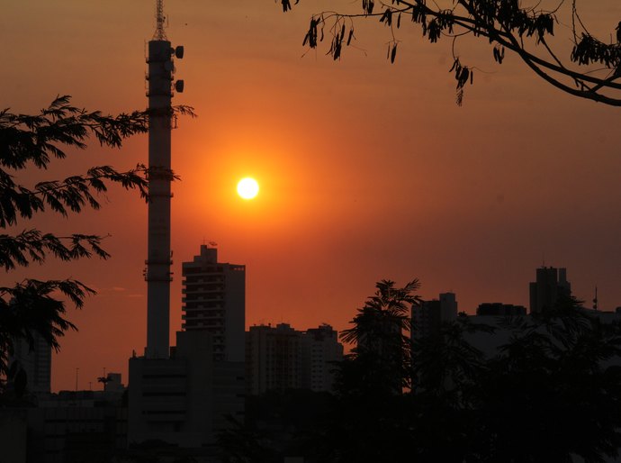 Alerta de baixa umidade em Cuiabá segue válido até a noite desta segunda-feira