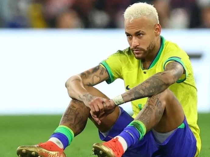 Polícia do DF vai intimar Neymar a depor como testemunha em ação sobre lavagem de dinheiro