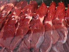 Mesmo com pedido de Lula, deputados mantêm imposto sobre carnes no relatório da reforma tributária