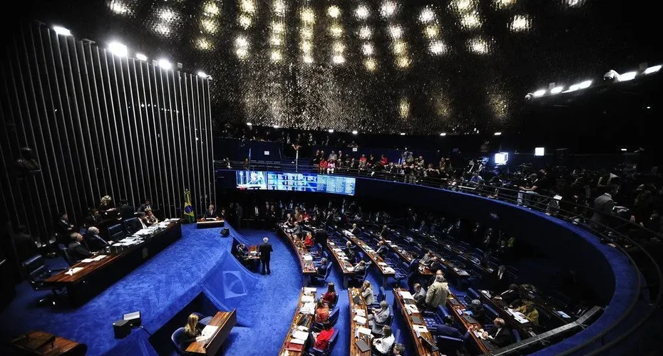 Bancada do PT resiste a emenda para reduzir maioridade penal
