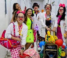 Doutores Palhaços animam pacientes do Hospital Estadual Santa Casa na Semana da Criança