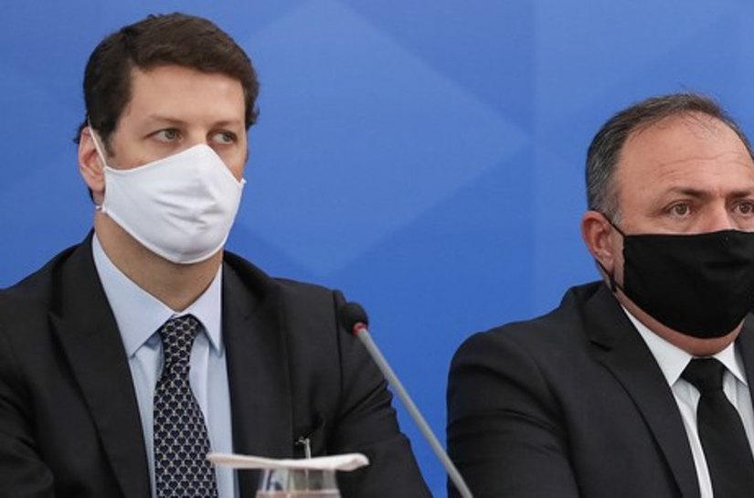 Bolsonaro diz que Pazuello e Ricardo Salles vão ficar no governo