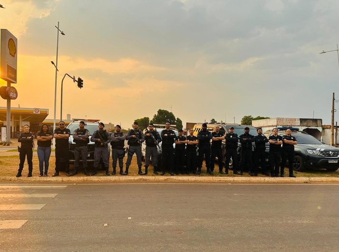 Polícias Civil e Militar fazem a Operação Raven contra o tráfico de drogas em Confresa, MT