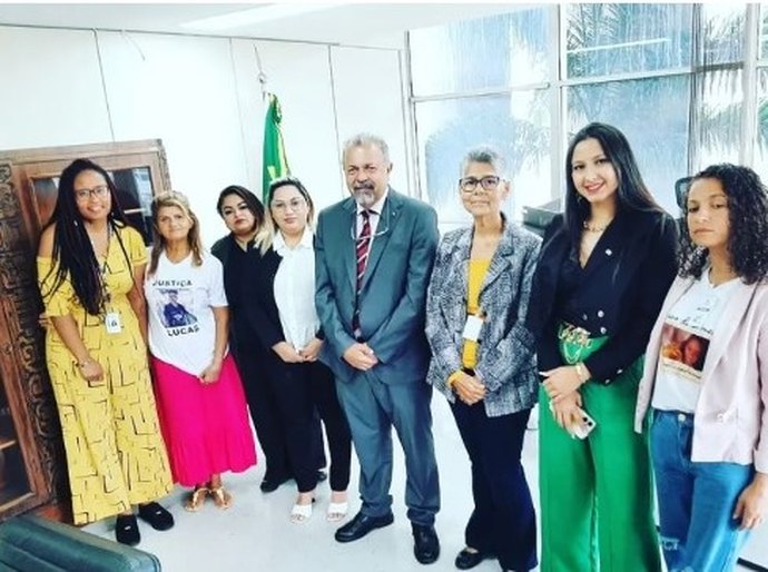 Mulher de chefe de facção visita Ministério da Justiça; secretário diz que ela acompanhava ex-deputada