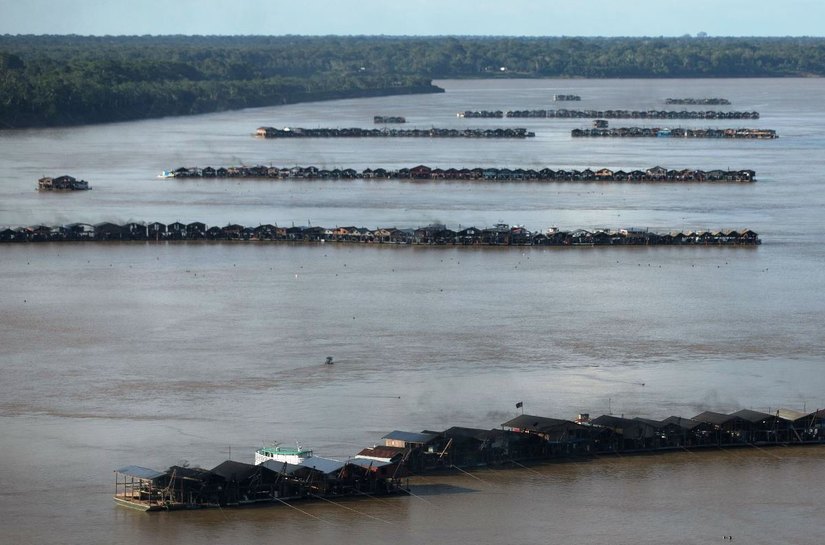 Invasão de centenas de garimpeiros na Amazônia expõe tolerância do Brasil com crime ambiental