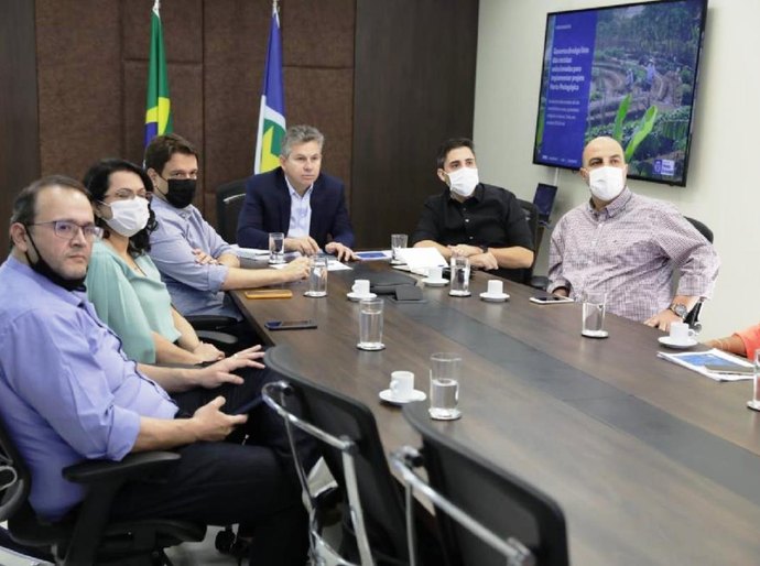 Mendes pede prioridade na implementação do novo ensino médio em MT