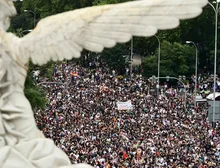 Habitação: Espanha antecipa eleições; sindicatos chamam à greve geral